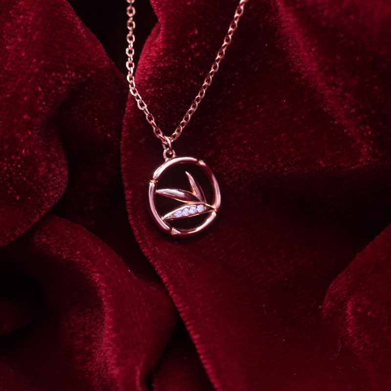Reeva's 925 sterling silver Leaf necklace with rose gold