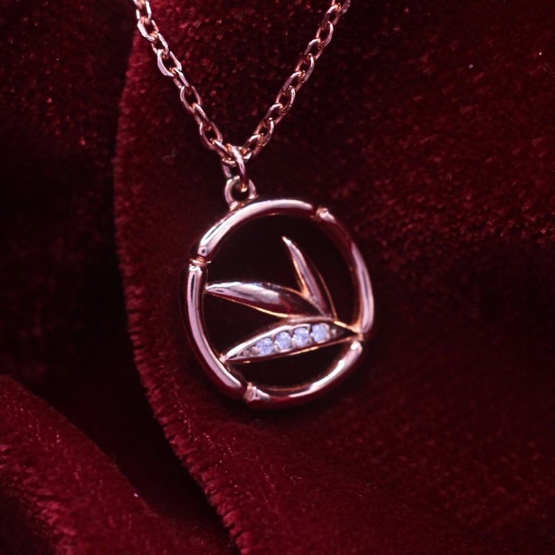 Reeva's 925 sterling silver Leaf necklace with rose gold