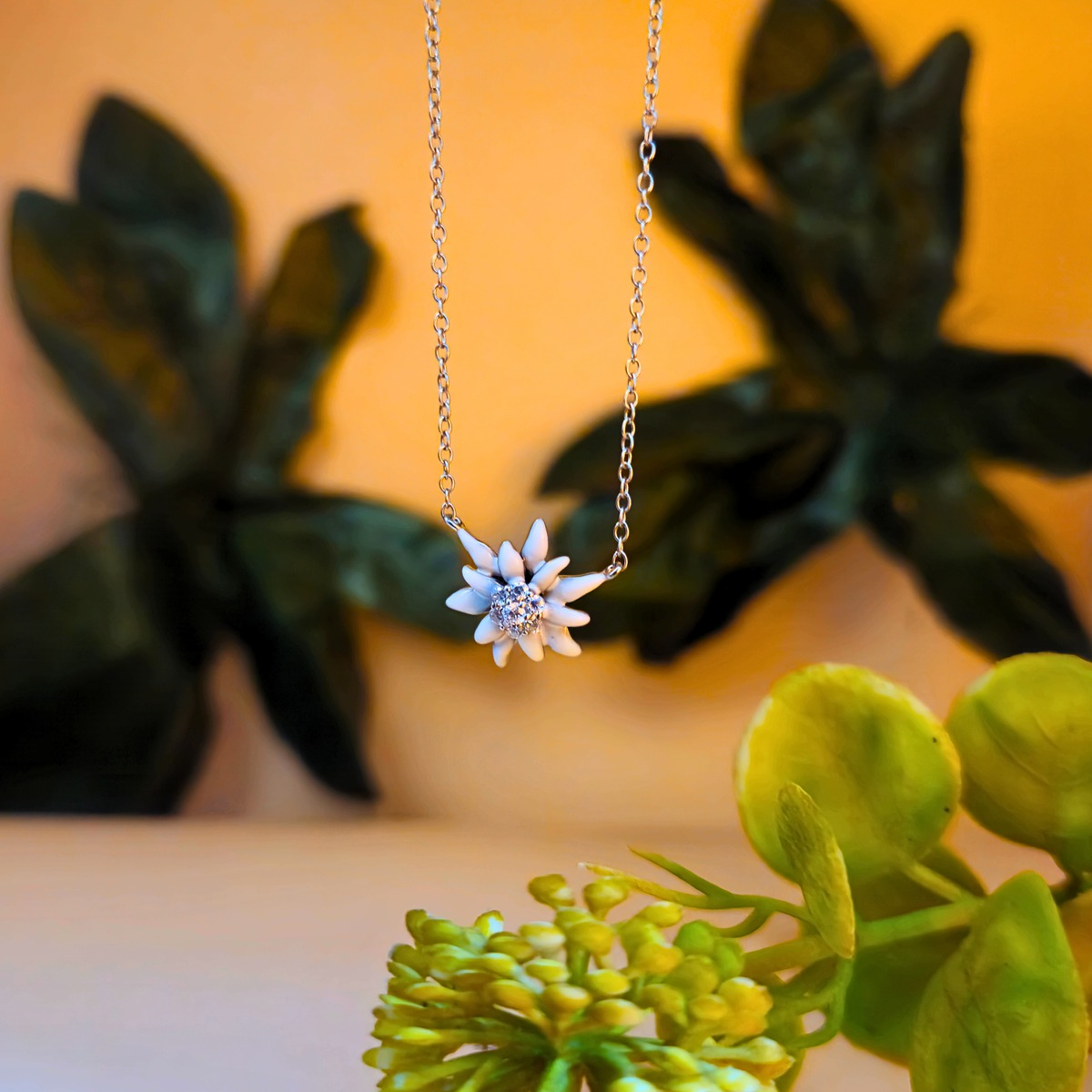 Reeva's 925 sterling silver White Flower nacklace