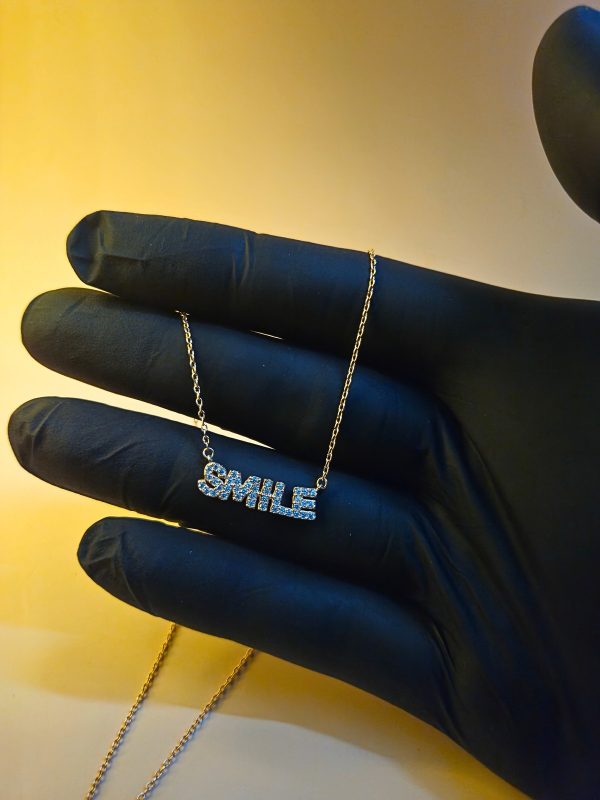 Reeva's 925 sterling silver ‘SMILE’ Pendant Necklace with Rose Gold