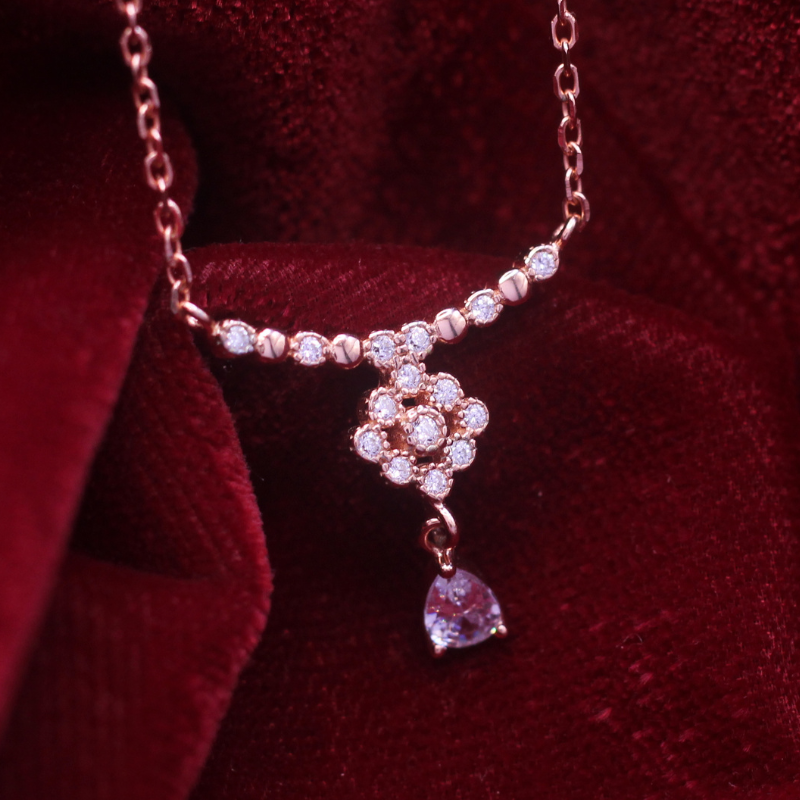 Reeva's 925 sterling silver Minimalist Pandal with rose gold