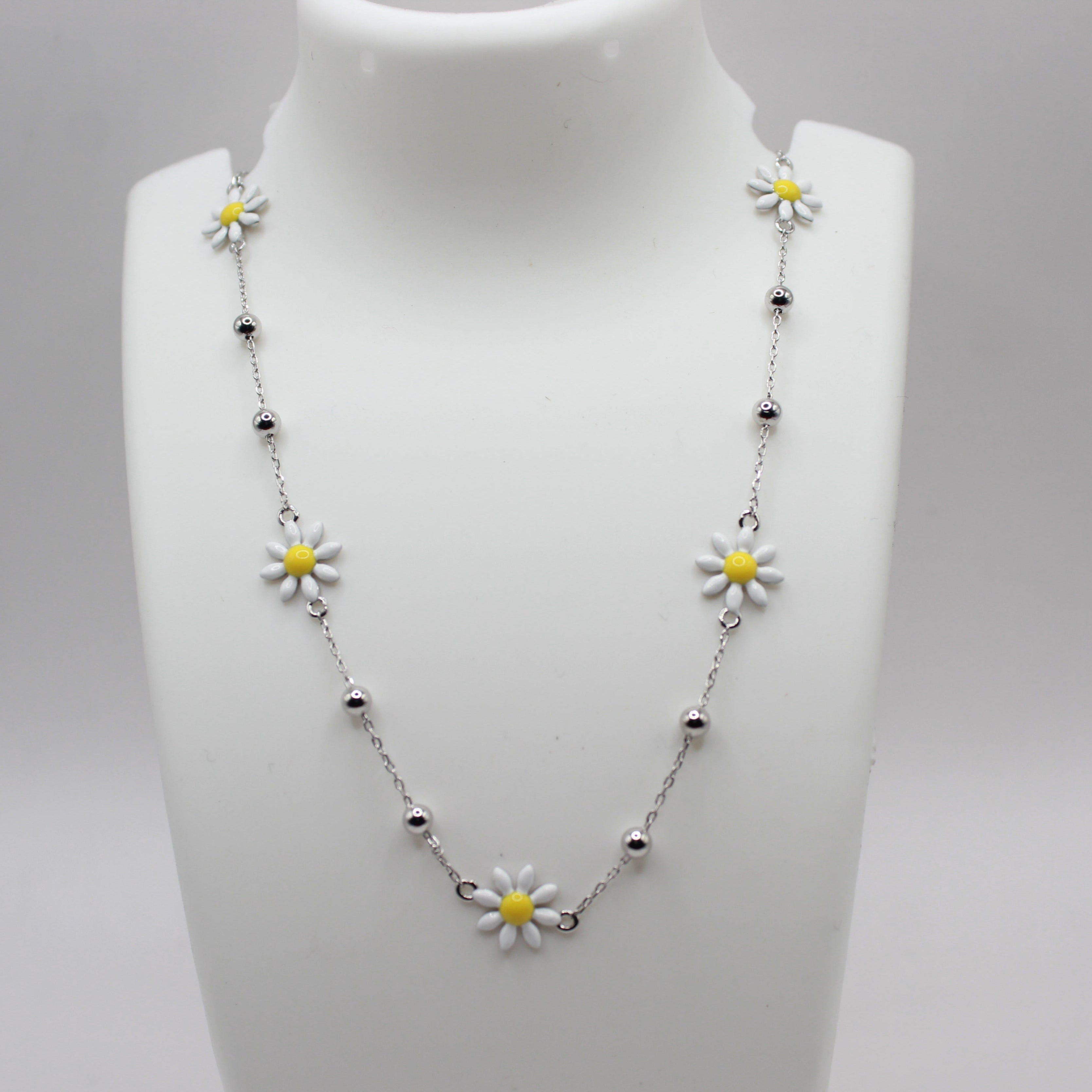 Reeva's 925 sterling silver White Flower Necklace