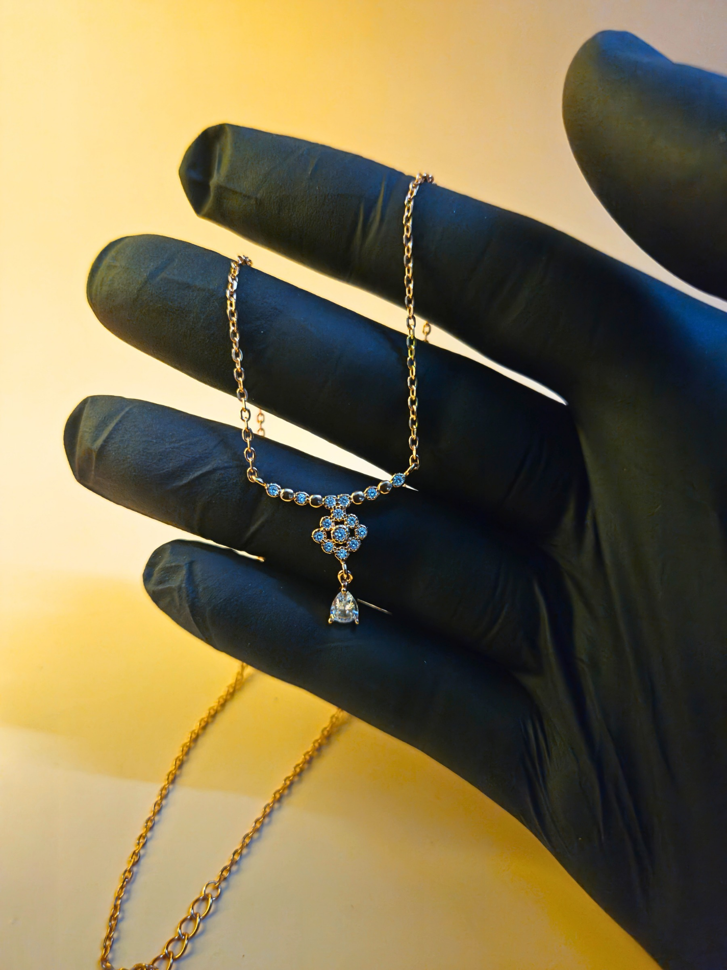 Reeva's 925 sterling silver Minimalist Pandal with rose gold